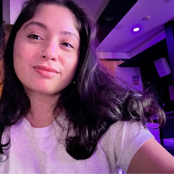 Meet Your Posher, Kristen! - Picture 2 of 3